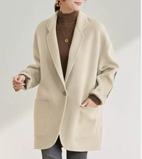 Damen stylischer und bequemer Oversized-Blazer Nord Taschen in Beige