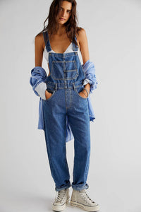 Damen lässige Denim-Latzhose mit praktischen Taschen und verstellbarem Bund Nord Taschen in Dunkelblau