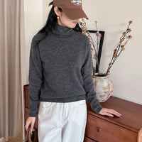 Damen Leichter Kaschmir-Mix Rollkragenpullover mit feinem Soft-Finish und schmaler Silhouette Nord Taschen in Koreanisches Grau