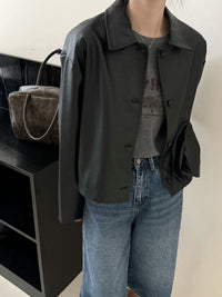 Damen Kurze Boxy-Lederjacke mit Hemdkragen Nord Taschen in Schwarz