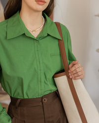 Damen Oversized Hemdbluse mit Brusttasche Nord Taschen in Grün