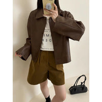 Damen Boxy‑Kunstleder‑Hemdjacke mit verdeckter Knopfleiste und überschnittenen Schultern Nord Taschen in Kaffeebraun