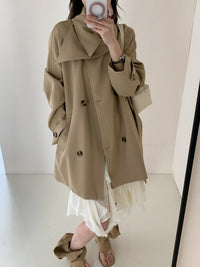 Damen Kurztrench mit extra weitem Revers, Raglanärmeln und Hornknopfdetails Nord Taschen in Khaki