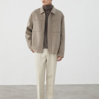Herren Kurzjacke aus Wollmix mit Kastenform, Brusttaschen und verdecktem Reißverschluss Nord Taschen in Haferbeige