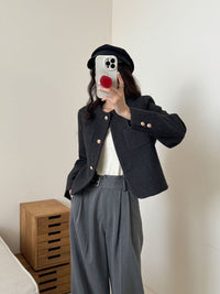 Damen Kurzblazer mit rundem Ausschnitt, Strukturstoff und goldenen Knöpfen Nord Taschen in Schwarzgrau #Highend-Serie#