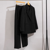 Damen Longline-Blazer mit verdeckter Knopfleiste und schmaler Silhouette Nord Taschen in München-Set
