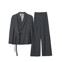 Damen Asymmetrisches Wickel-Blazer-Set mit Bindegürtel und weitem Bundfaltenhose Nord Taschen in Edles Grau