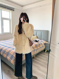 Damen Teddy-Mantel aus Kunstfell mit Oversize-Schnitt und Eingrifftaschen Nord Taschen in Gelb