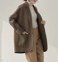 Damen stylischer und bequemer Oversized-Blazer Nord Taschen in Braun