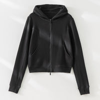 Damen Cropped Kapuzenjacke mit Reißverschluss und konturierten Eingrifftaschen Nord Taschen in Schwarzes Oberteil