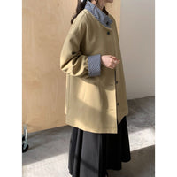 Damen Kurzmantel mit kontrastierendem Vichykaro-Futter und Rundhalsausschnitt Nord Taschen in Khaki – Premium‑Serie