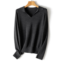 Damen feiner leichter V-Ausschnitt-Pullover mit offenem Hemdkragen und legerer Silhouette Nord Taschen in Dunkelmeliertgrau