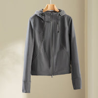 Damen Kapuzen-Softshelljacke mit Zwei-Wege-Reißverschluss und ergonomischer Schnitt Nord Taschen in Grauer Mantel