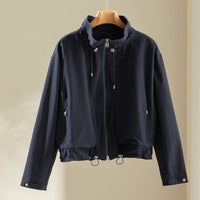 Damen Leichte Kurzjacke mit hohem Kragen, Tunnelzug und aufgesetzten Taschen Nord Taschen in Marineblaues Oberteil