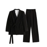 Damen Asymmetrisches Wickel-Blazer-Set mit Bindegürtel und weitem Bundfaltenhose Nord Taschen in Schwarz