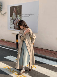 Damen Langer leichter Trenchcoat im Oversize-Stil mit geradem Schnitt und verdeckter Knopfleiste Nord Taschen in Khaki‑Grün