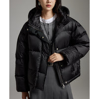 Damen Kurze boxy gesteppte Daunenjacke mit Kapuze Nord Taschen in Schwarz