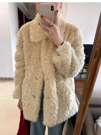 Damen Kurzer Teddy-Kunstfellmantel mit vollem Kragen und kastiger Silhouette Nord Taschen in Gelb