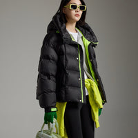 Damen Kurze Boxy‑Steppjacke mit Oversize‑Ärmeln, hohem Thermokragen und Kapuze Nord Taschen in Schwarzgrün