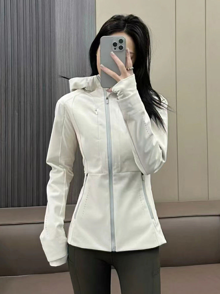 Nerla | Softshell Jacke Mit Kapuze Und Tailliertem Schnitt