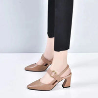 Evy - Orthopädische High Heels Sandalen | Kitten Heel mit Riemchensandalen in Braun