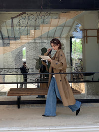 Damen Langer Trenchcoat im Oversize‑Look mit Bindegürtel und Schulterpatten Nord Taschen in Khaki