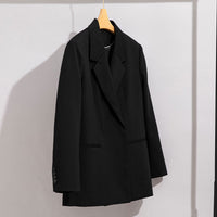 Damen Longline-Blazer mit verdeckter Knopfleiste und schmaler Silhouette Nord Taschen in München (Oberteil)