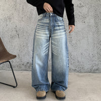 Herren Extraweite Baggy-Denimhose mit hohem Bund, markanten Whisker-Falten und tiefem Schritt Nord Taschen in Blau
