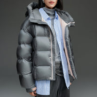 Damen Kurze Boxy‑Steppjacke mit Oversize‑Ärmeln, hohem Thermokragen und Kapuze Nord Taschen in Dunkelgrau
