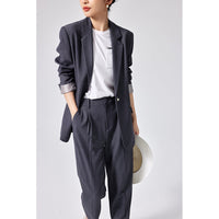 Damen Legeres Tailoring-Set mit Longline-Blazer und hochtaillierter Bundfaltenhose Nord Taschen in Dunkelgrau
