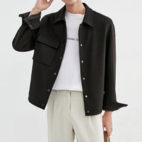 Herren Oversize-Utility-Jacke mit aufgesetzter Brusttasche und Druckknopfleiste Nord Taschen in Schwarz