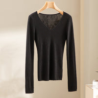 Damen Feiner gerippter Feinstrickpullover mit V-Ausschnitt und taillierter Silhouette Nord Taschen in Schwarz