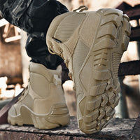 Herren taktische Stiefel mit verstärktem Knöchelschutz und rutschfester Sohle in Sand