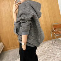 Damen Oversized Sweatjacke mit Kapuze und modernem Houndstooth-Muster Nord Taschen in Schwarz