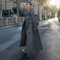Olga – Eleganter Trenchcoat mit lockerer Passform in Grau