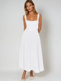 Livia | Stilvolles Damenkleid für elegante Looks in Weiß
