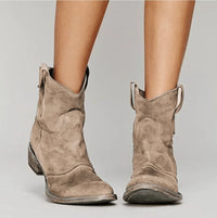 Orthopädische Damen Western Ankle Boots mit Arch Support und flachem Absatz in Braun