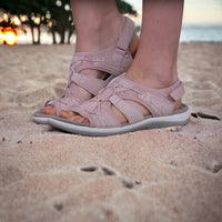 Alexis - Sandalen mit offenem Zehenbereich | Sandalen mit mehreren verstellbaren Riemen in Erröten