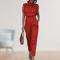 Alicia | Figurschmeichelndes Design mit dekorativem Gürtel Frauenset in Rot