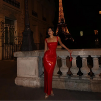Glitzerndes Abendkleid für besondere Anlässe in Rot