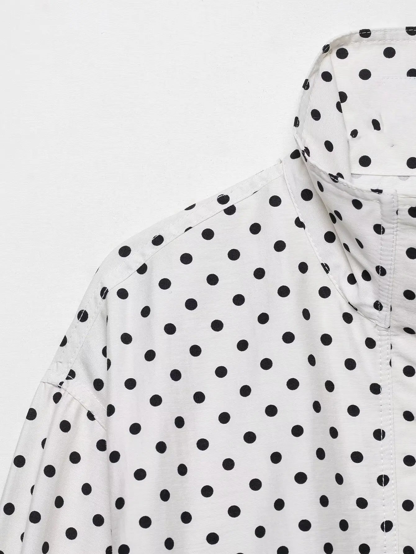 Dotty | Leichte Polka-Dot-Jacke mit Stehkragen &amp; Kordelzug