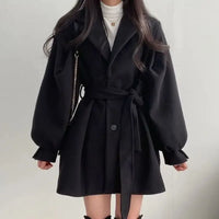 Trenchcoat Damen Kurz Modern | Oversized Elegant in Schwarz