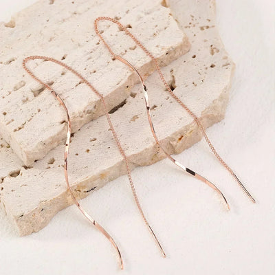 Lange Ohrringe mit Gewelltem Design