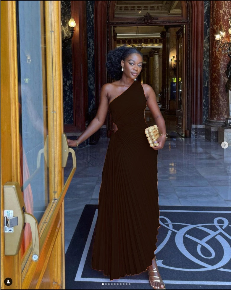 Elegantes Plissee-Kleid mit einer Schulter für Frauen 2024