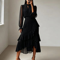 Lioren™ Kleid mit Edlem Plissee und Asymmetrischen Volants in Schwarz