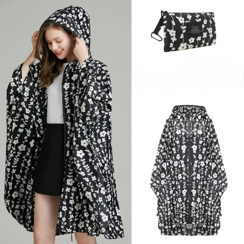 Damen Regenponcho mit Kapuze – Wasserdicht und stylisch für Outdoor-Aktivitäten