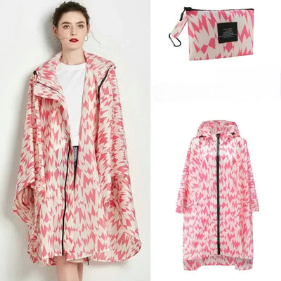 Damen Regenponcho mit Kapuze – Wasserdicht und stylisch für Outdoor-Aktivitäten