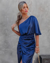 Ottilie - Elegantes One-Shoulder-Abendkleid aus Satin | Asymmetrisches Partykleid aus Satin mit Rüschen in Blau