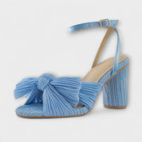 Fee - Sandalen mit dicker Schleife in Blau