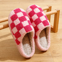 Hausschuhe Schachbrett Muster Unisex | Warm & Rutschfest in Rosa